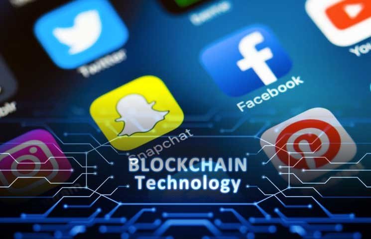 blockchain social media replace facebook